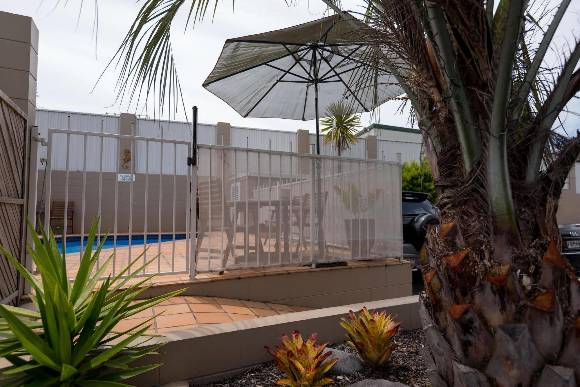 Baywatch Motor Inn Mount Maunganui Exteriör bild